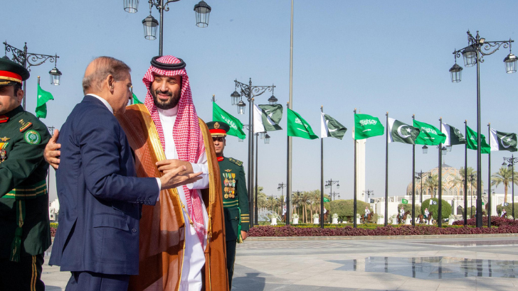 https://salarnews.in/public/uploads/images/newsimages/maannewsimage18092025_152034_Web 728x410 (45).png